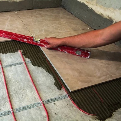 熟练二劳瓷砖工外借，可以包工。