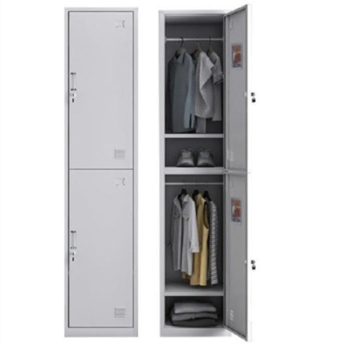 低价出售带锁储物柜