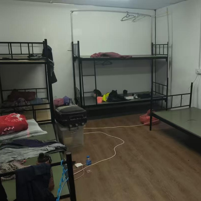 出12套上下床架