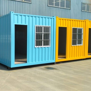 出3个20尺、1个40尺集装箱